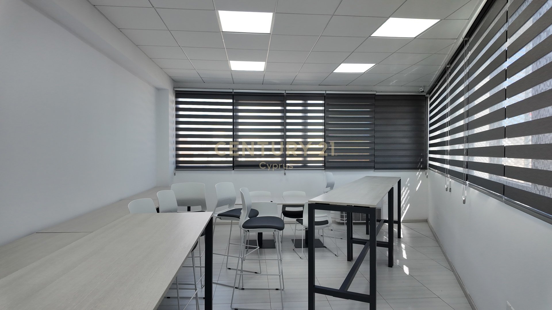 1025m2 Commercial property in Limassol, Cyprus No. 55324