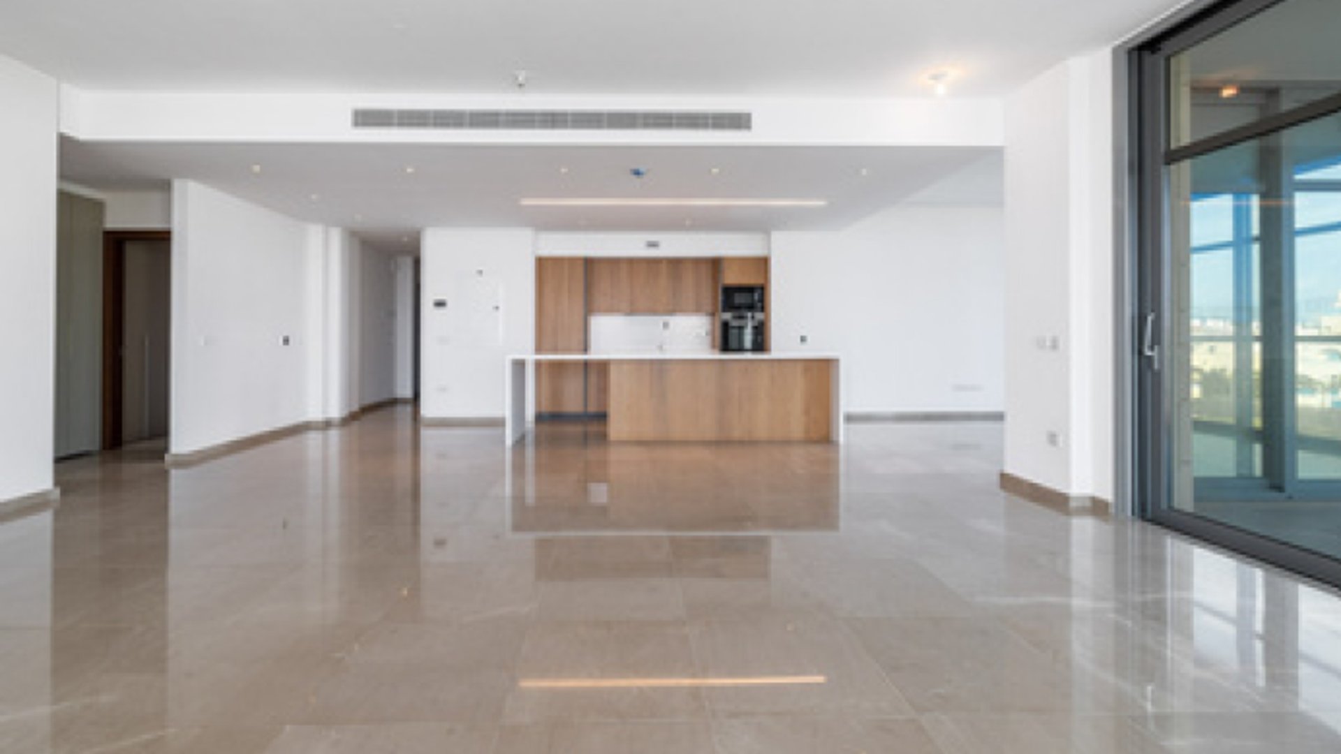 4 bedrooms Apartment in Limassol, Cyprus No. 28967