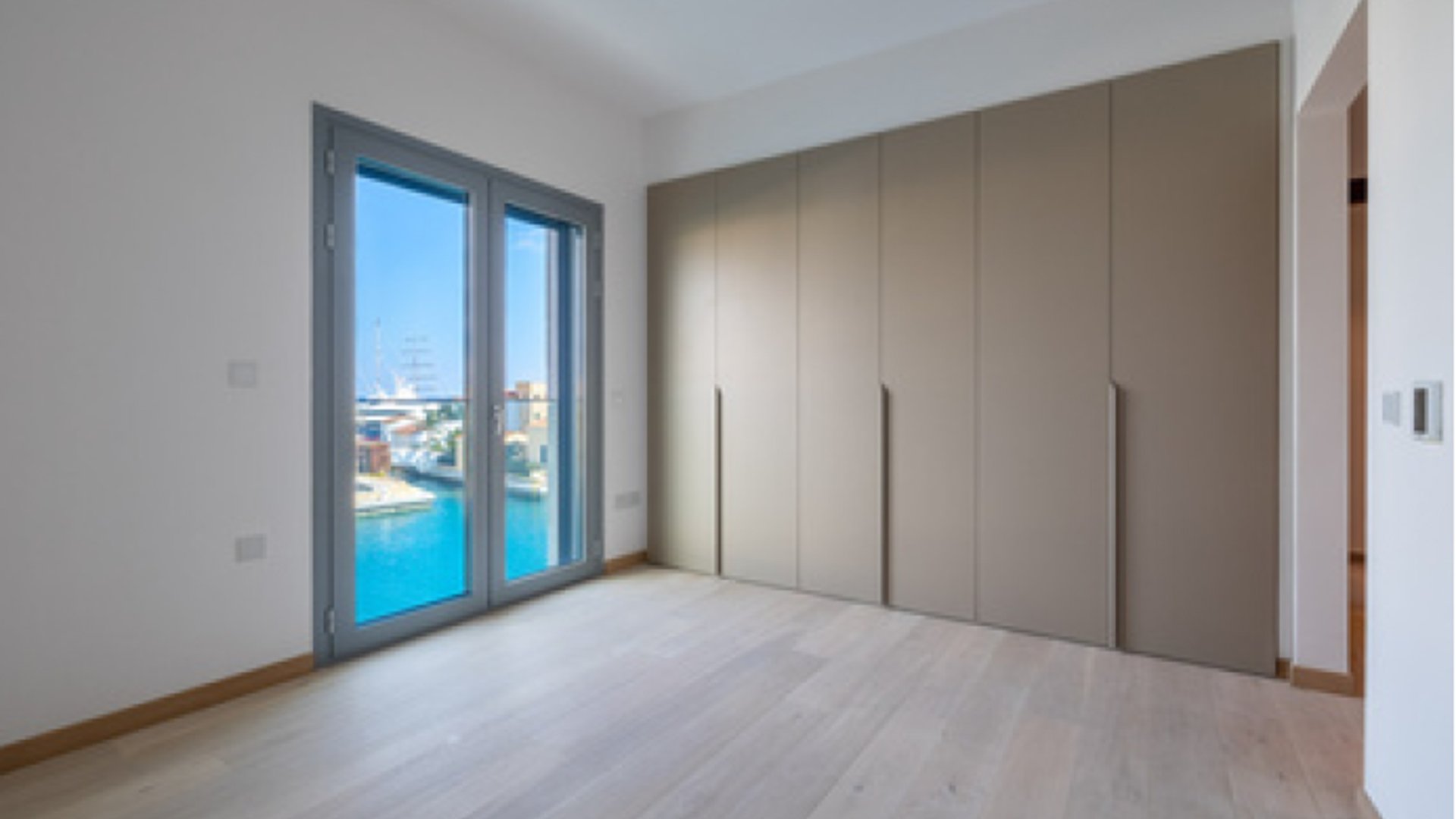 4 bedrooms Apartment in Limassol, Cyprus No. 28967