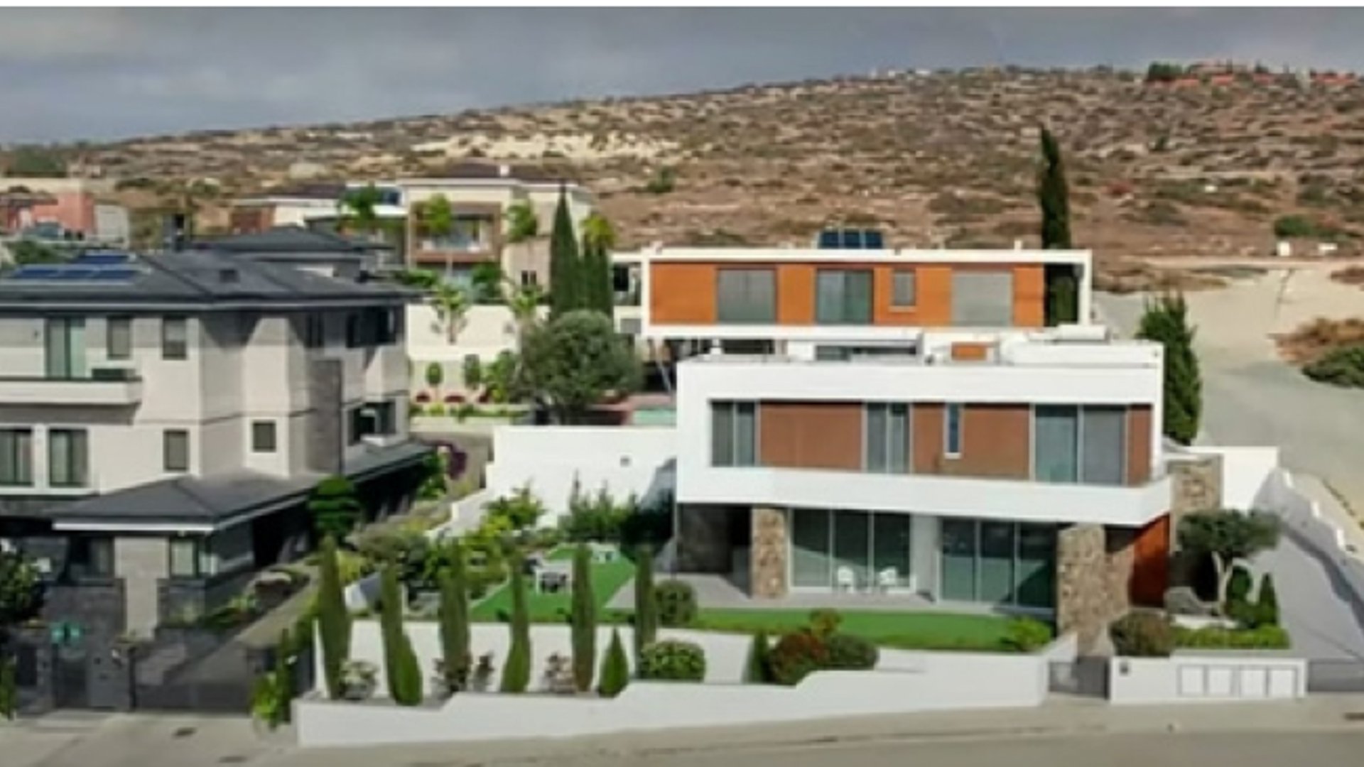 3 bedrooms Villa in Agios Tychonas, Limassol, Cyprus No. 28966