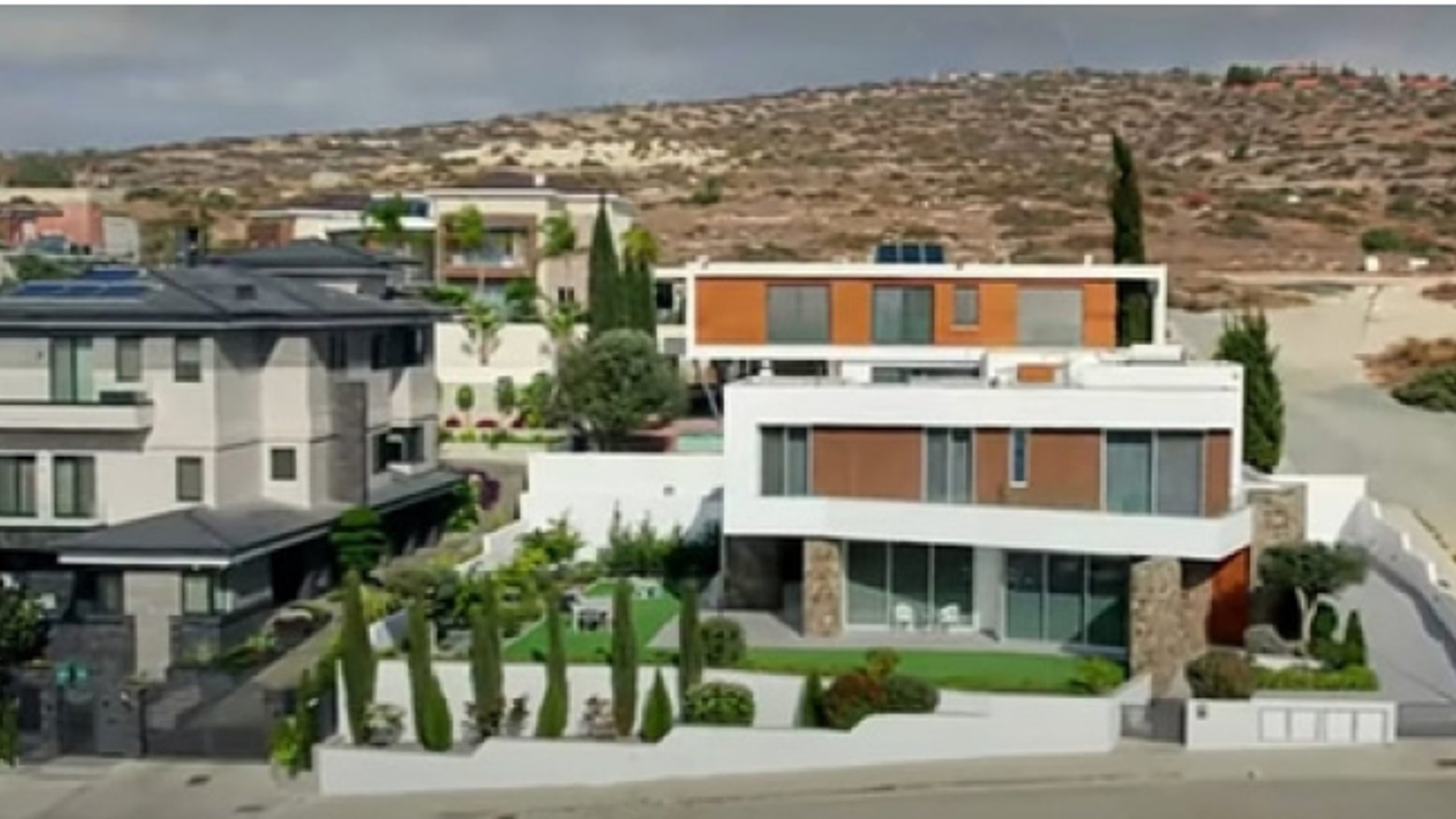 3 bedrooms Villa in Agios Tychonas, Limassol, Cyprus No. 28966