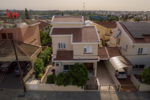 4 bedrooms Townhouse in Strovolos, Nicosia,  No. 50028
