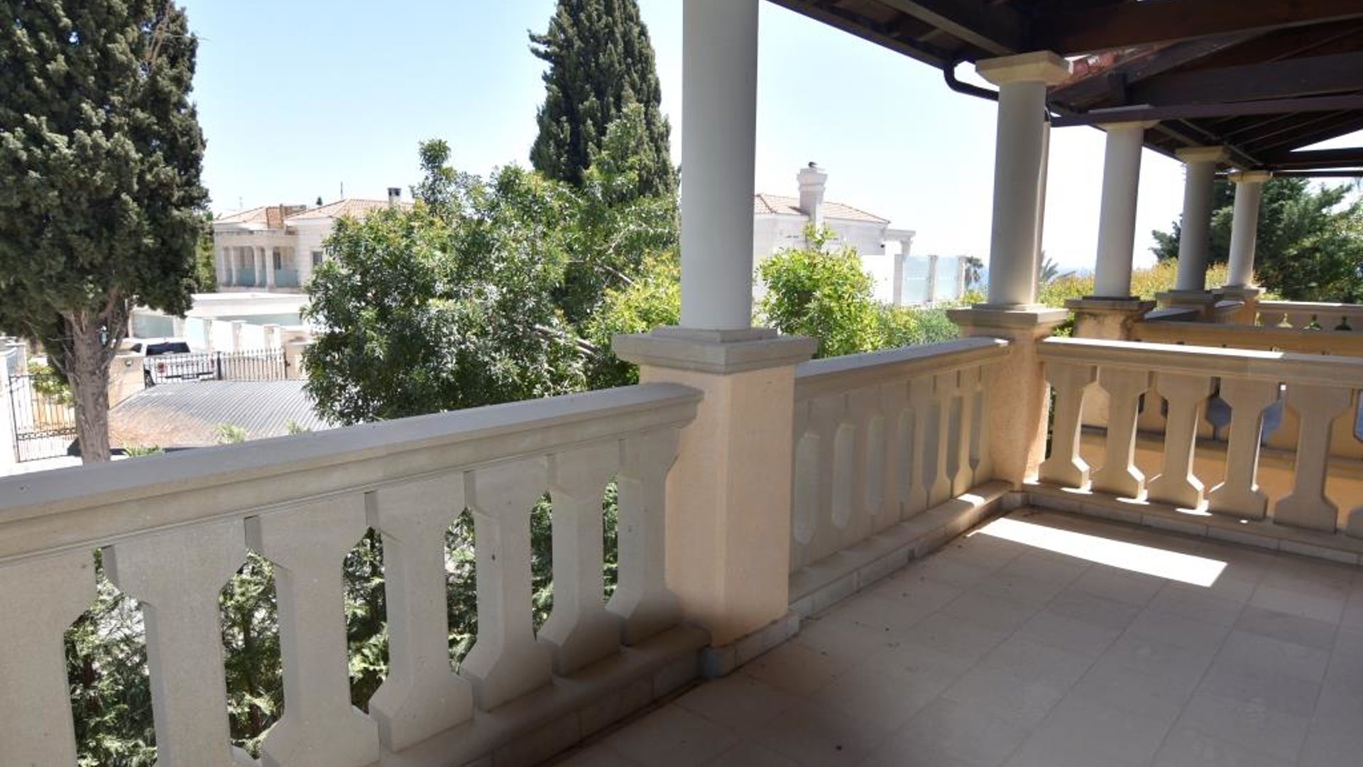3 bedrooms Apartment in Limassol, Cyprus No. 31769