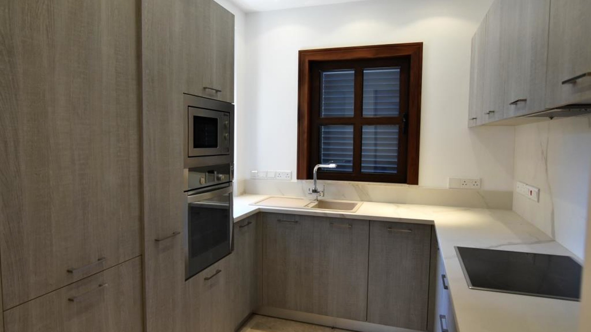 2 bedrooms Apartment in Limassol, Cyprus No. 31770