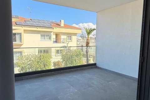 Квартира с 2 спальнями в Строволос, Никосия,  № 39990 21