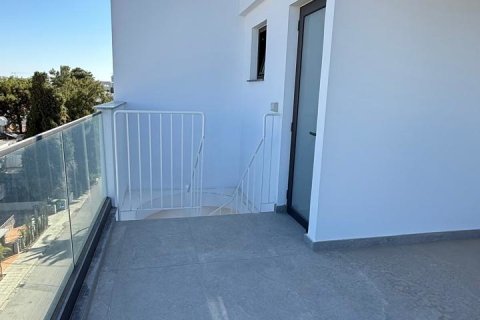 Квартира с 2 спальнями в Строволос, Никосия,  № 39990 3