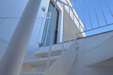 Квартира с 2 спальнями в Строволос, Никосия,  № 39990 9