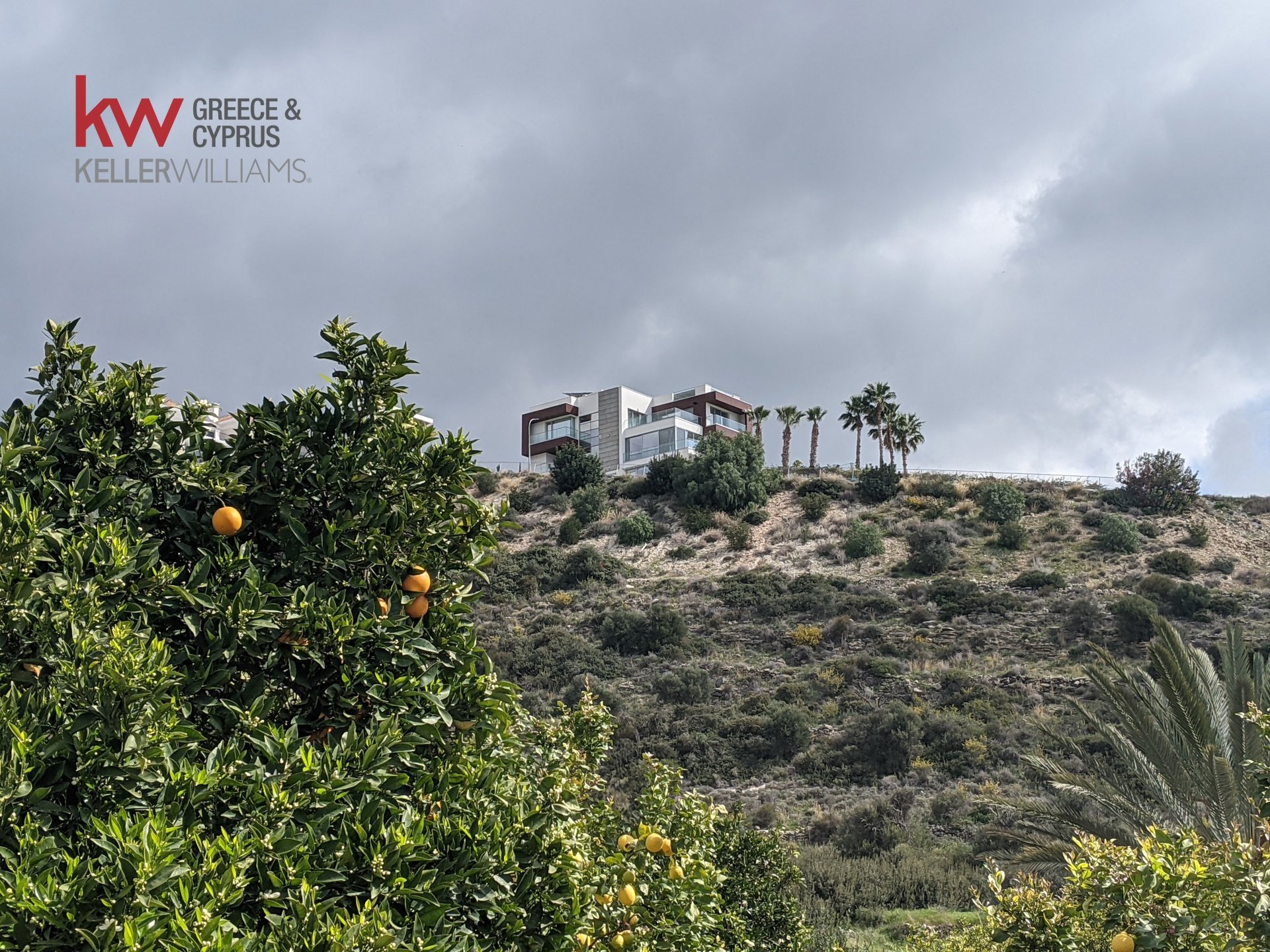 5 bedrooms Villa in Germasogeia, Limassol, Cyprus No. 39987