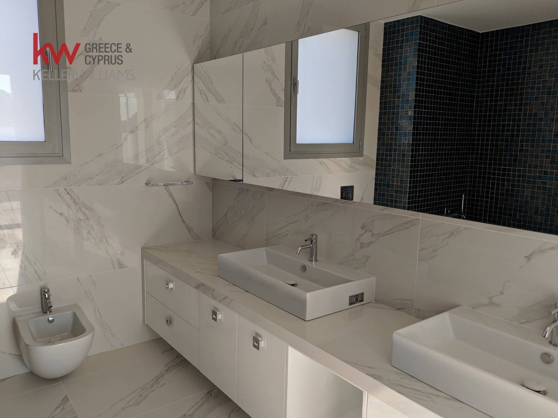 5 bedrooms Villa in Germasogeia, Limassol, Cyprus No. 39987