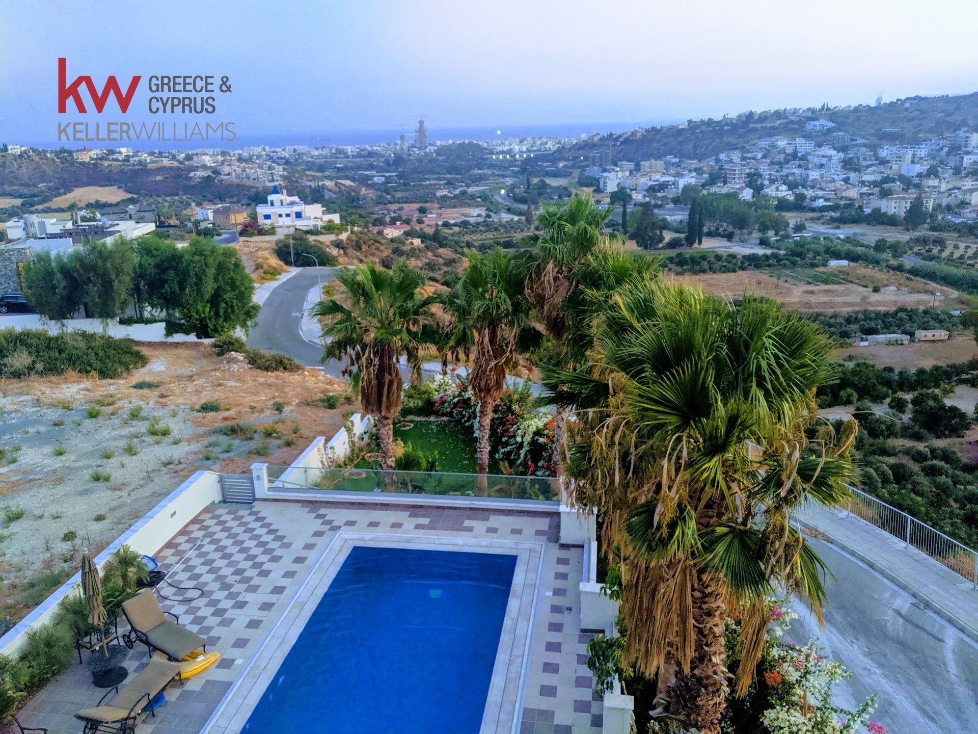 5 bedrooms Villa in Germasogeia, Limassol, Cyprus No. 39987