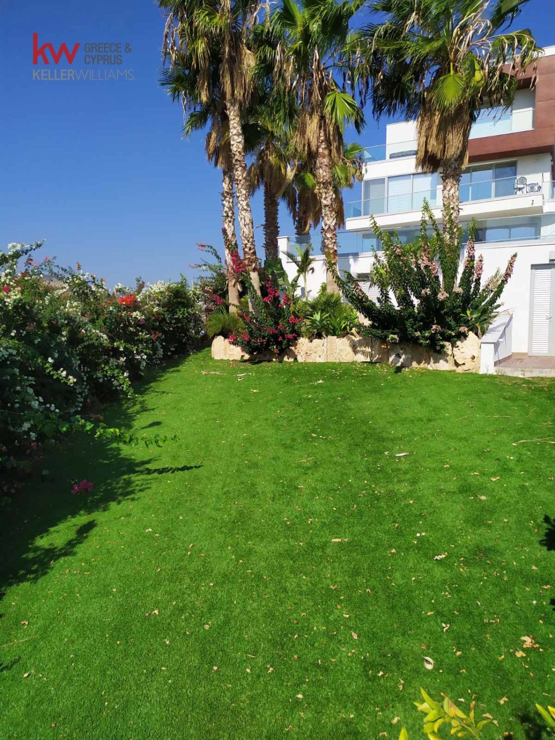 5 bedrooms Villa in Germasogeia, Limassol, Cyprus No. 39987