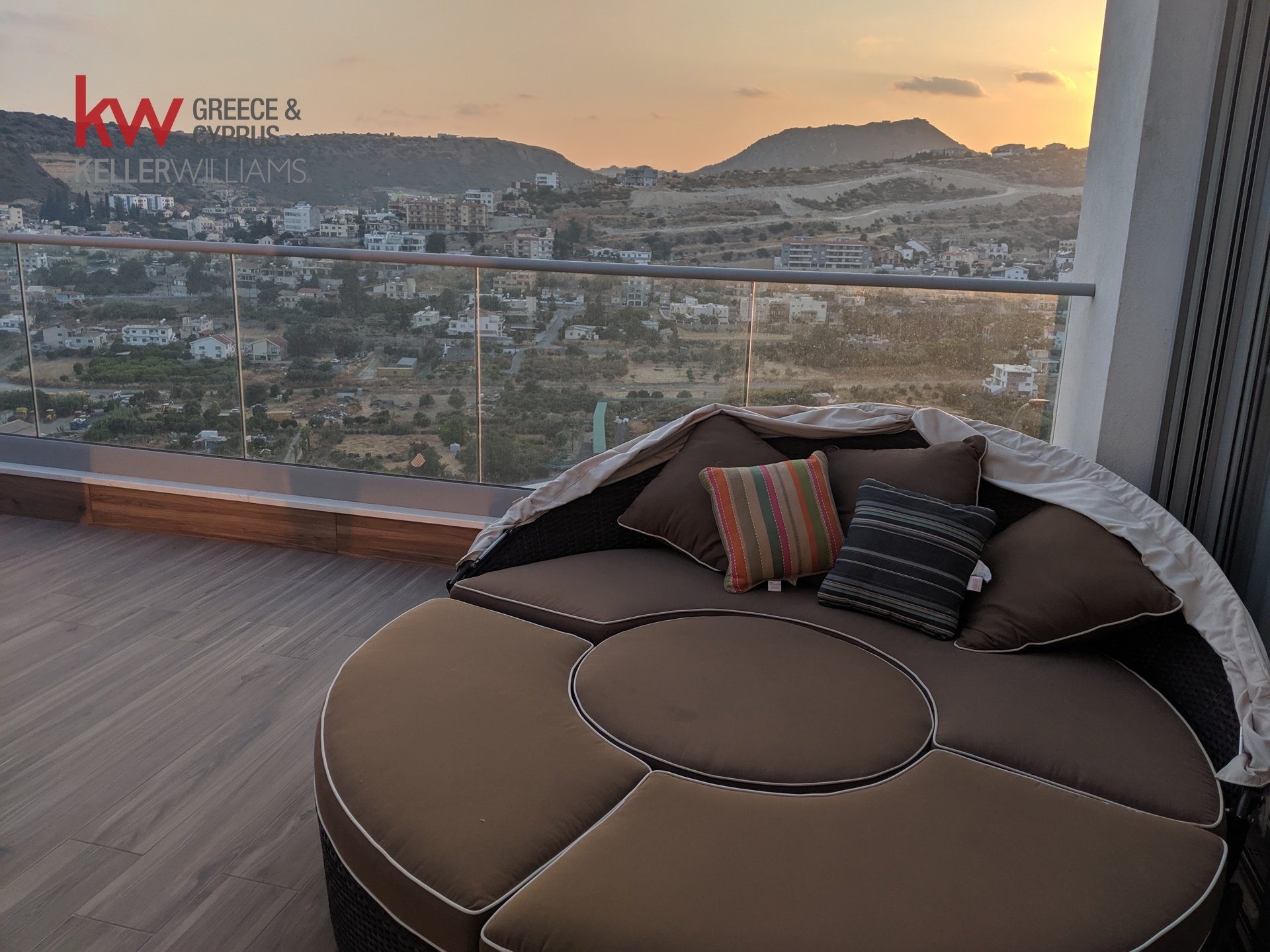5 bedrooms Villa in Germasogeia, Limassol, Cyprus No. 39987