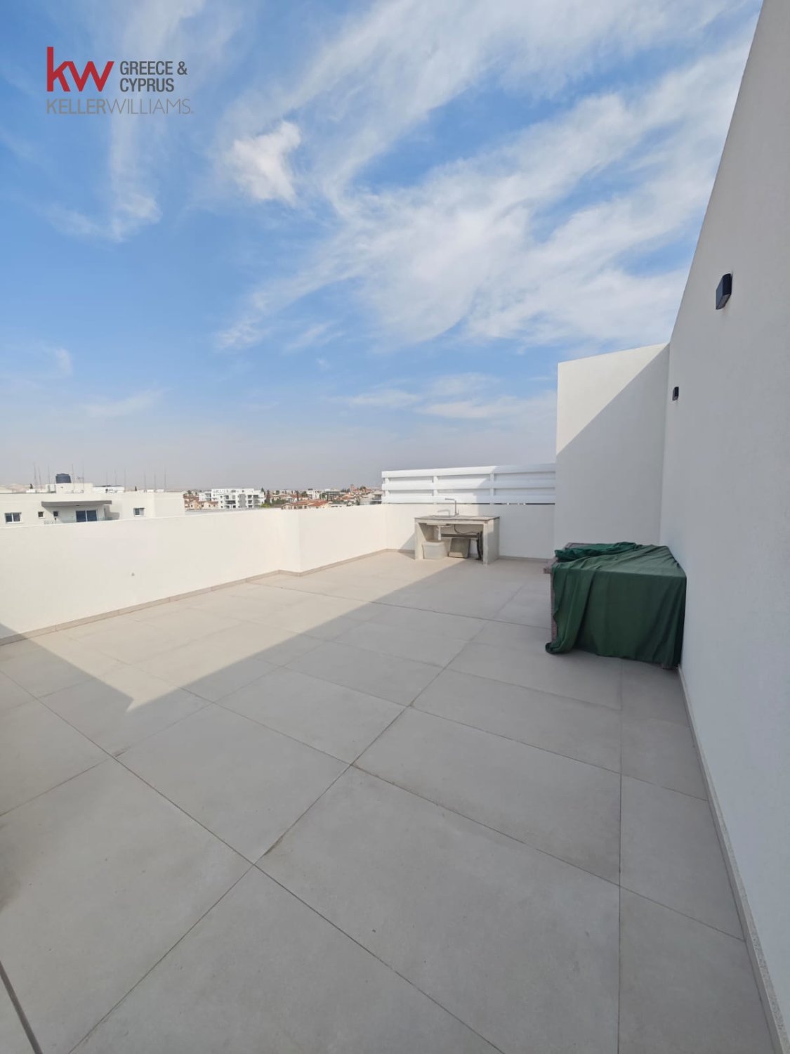 2 bedrooms Apartment in Larnaka, Cyprus No. 39984