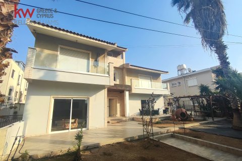 5 bedrooms Townhouse in Larnaca, Larnaka,  No. 39986 13