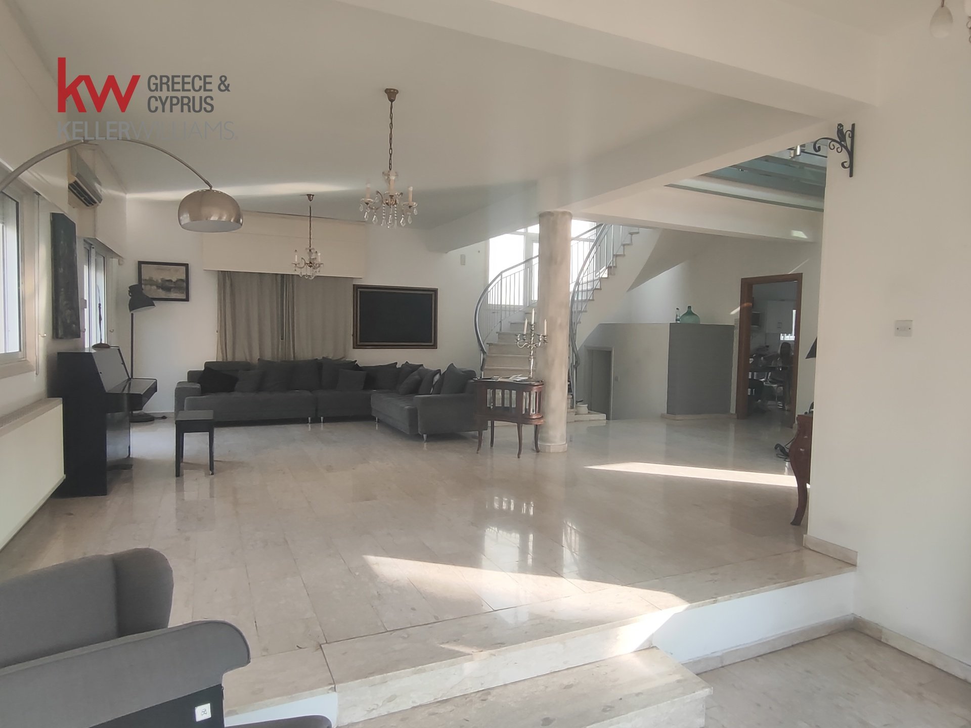 5 bedrooms Townhouse in Larnaca, Larnaka, Cyprus No. 39986