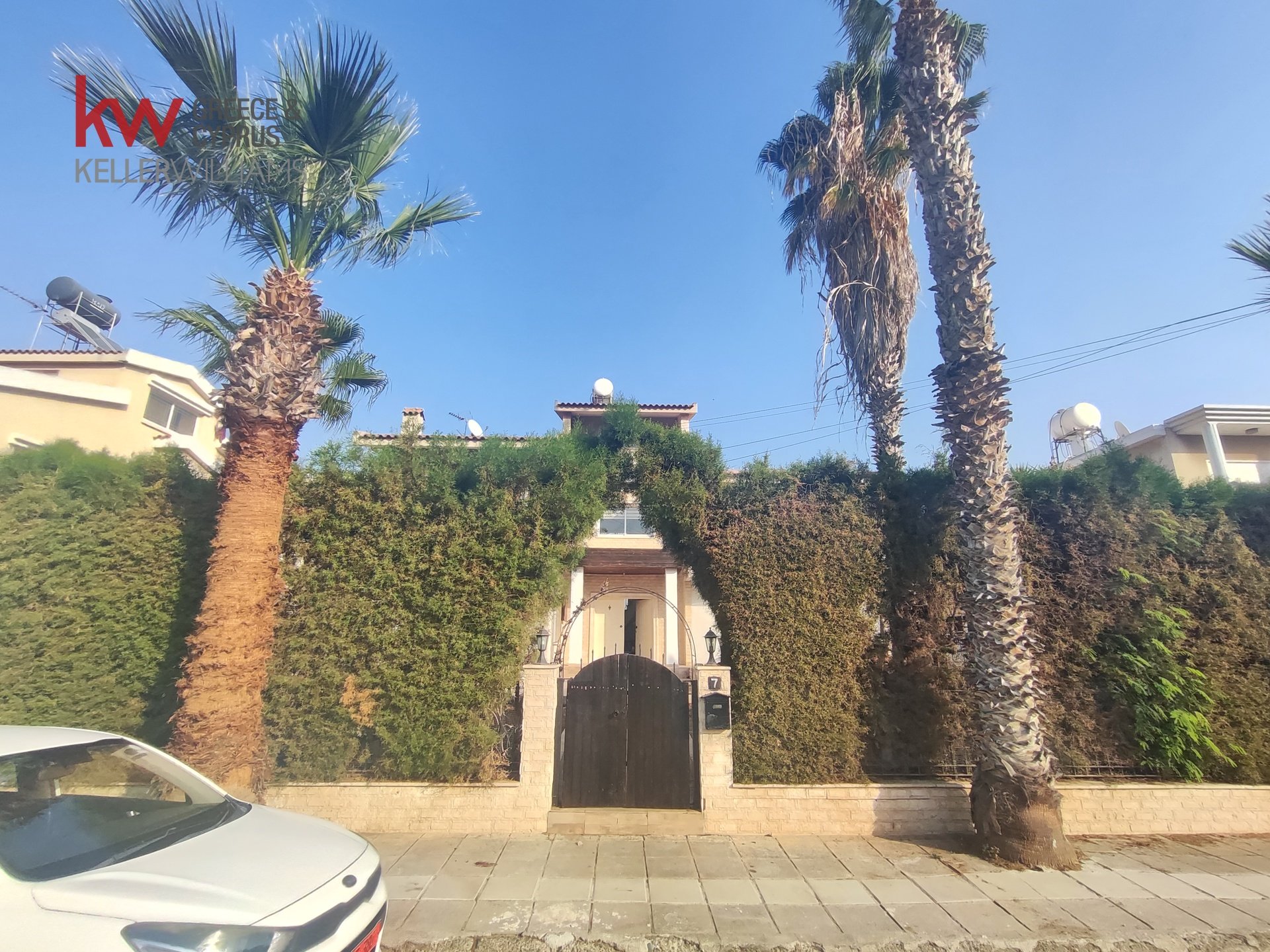 5 bedrooms Townhouse in Larnaca, Larnaka, Cyprus No. 39986