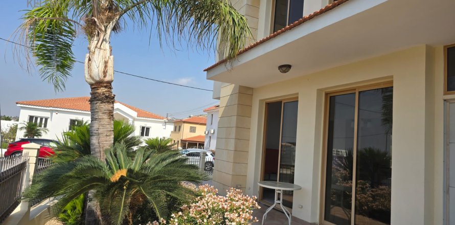 3 bedrooms Townhouse in Oroklini, Larnaka,  No. 39985