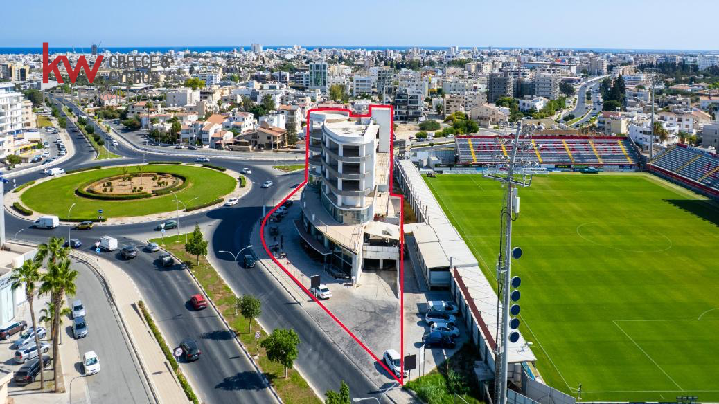 1m2 Local comercial en Larnaca, Larnaka, Chipre No. 39847
