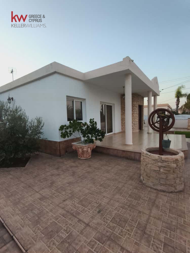 3 bedrooms Townhouse in Larnaka, Cyprus No. 39849