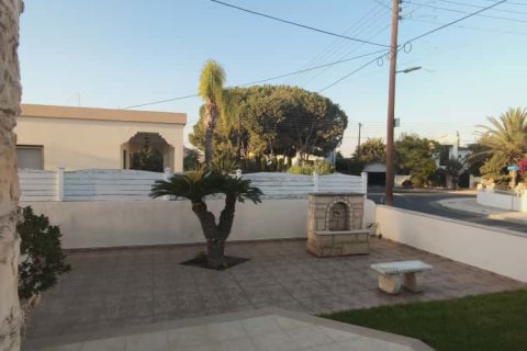 3 bedrooms Townhouse in Larnaka, No. 39849 14