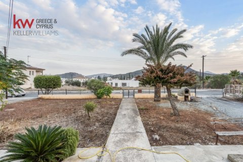 3 bedrooms Bungalow in Mosfiloti, Larnaka,  No. 39863 3