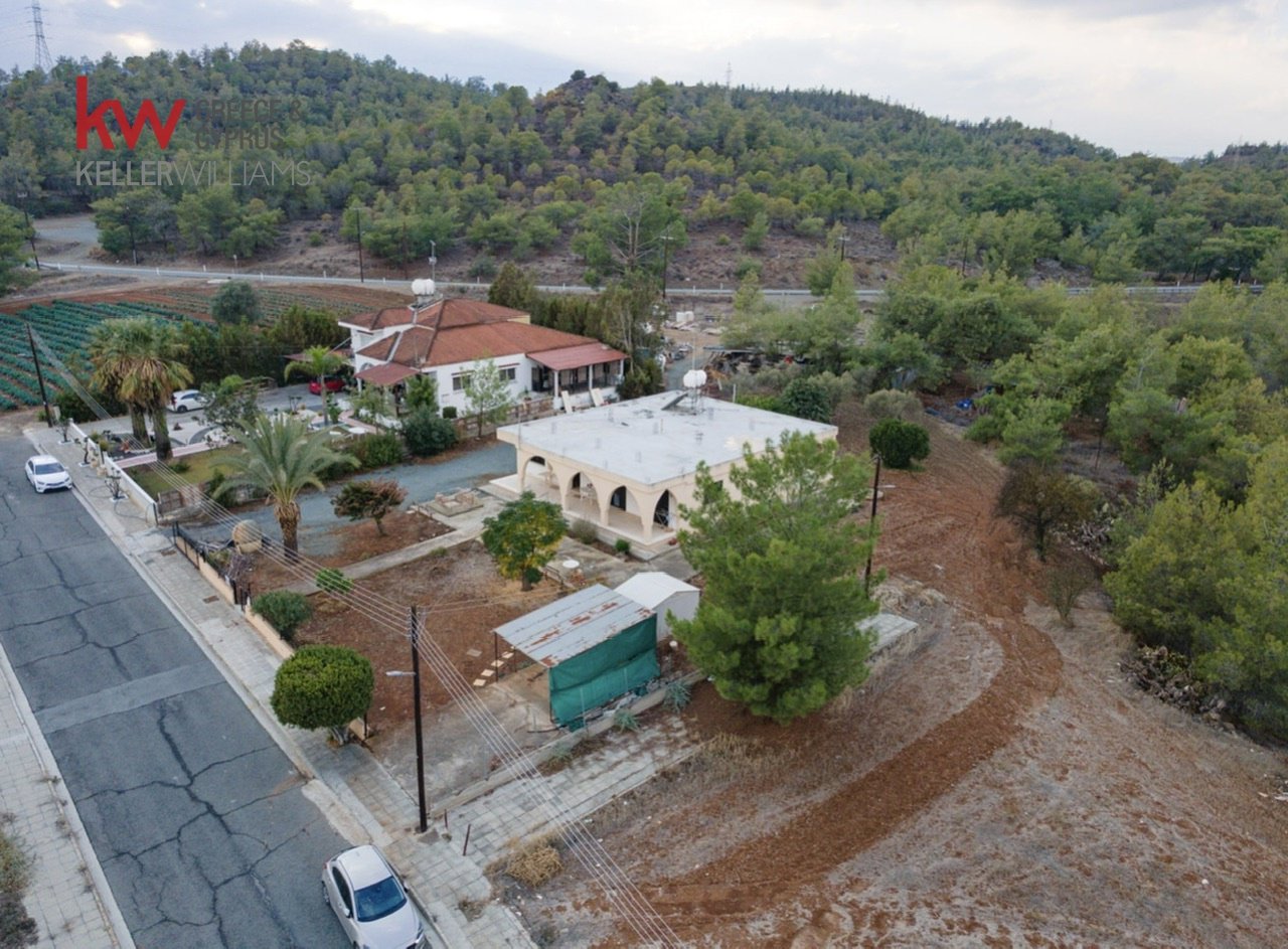 3 chambres Bungalow à Mosfiloti, Larnaka, Chypre No. 39863