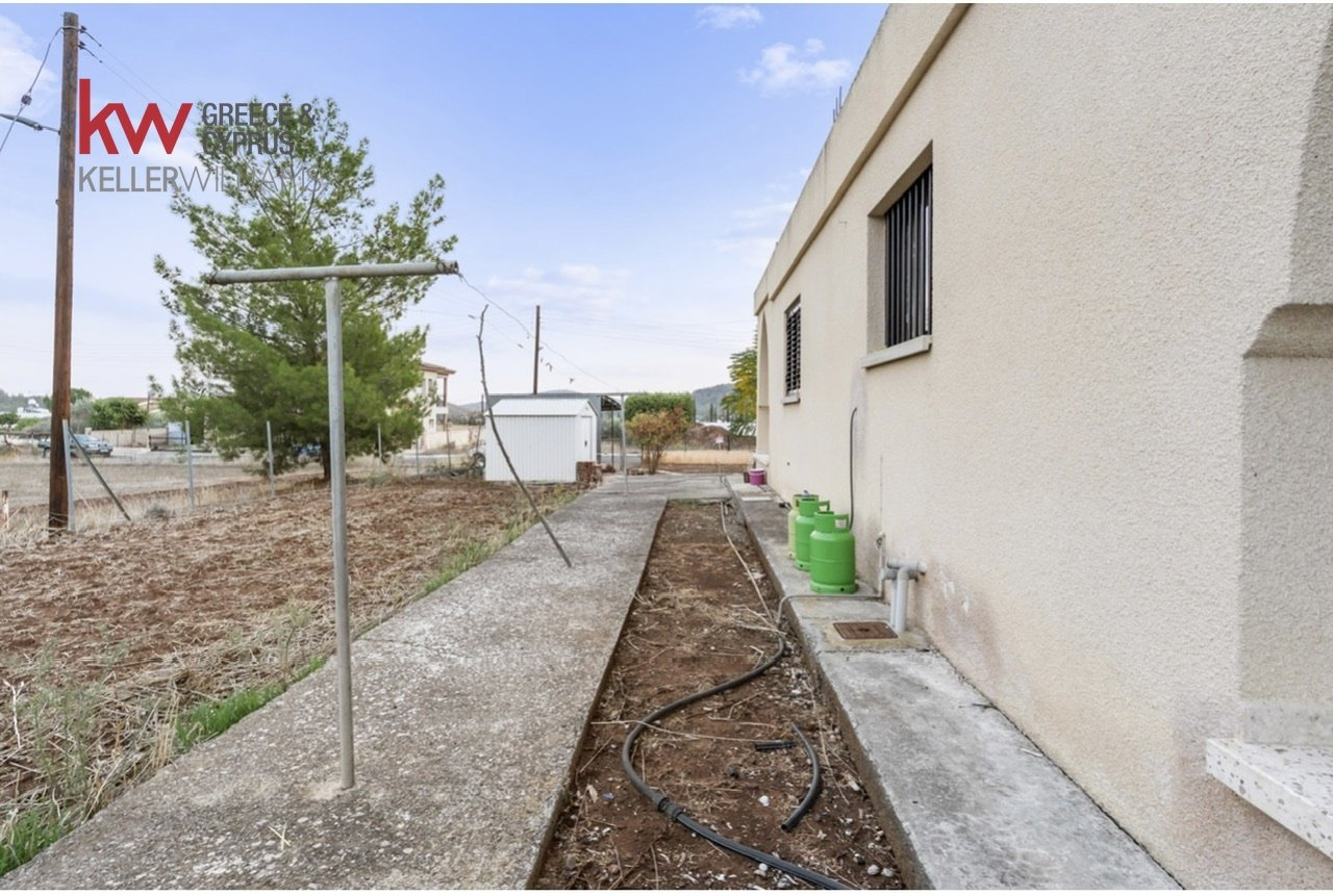 3 chambres Bungalow à Mosfiloti, Larnaka, Chypre No. 39863