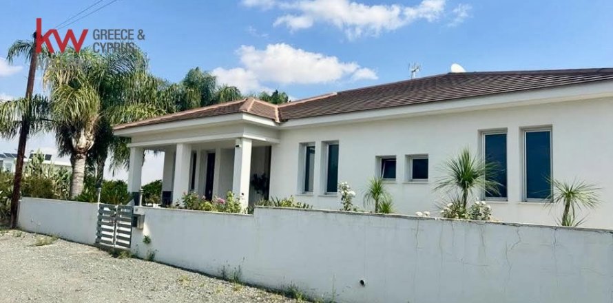 3 bedrooms Townhouse in Dali, Nicosia,  No. 50811