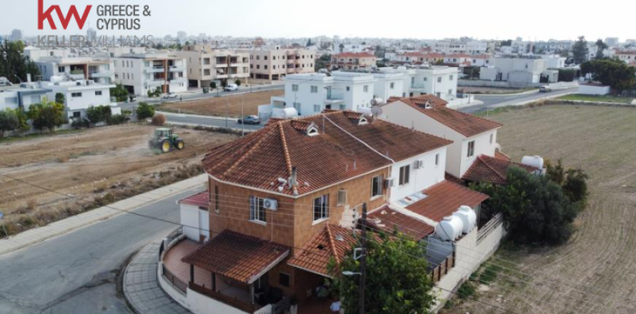 3 bedrooms Townhouse in Larnaka,  No. 50807