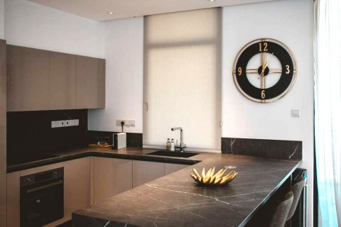 4 bedrooms Apartment in Limassol, No. 49602 6