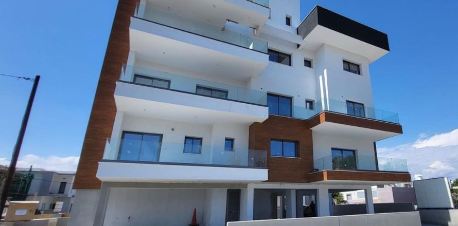 4 bedrooms Apartment in Zakaki, Limassol,  No. 45097