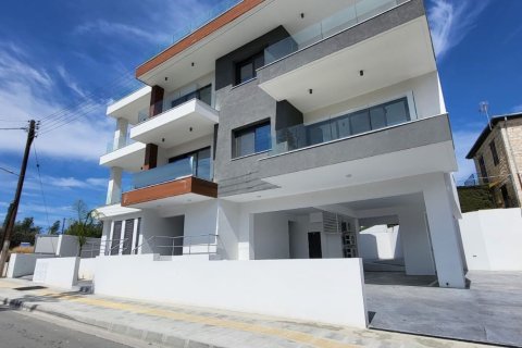 3 bedrooms Penthouse in Parekklisia, Limassol, No. 45098 2