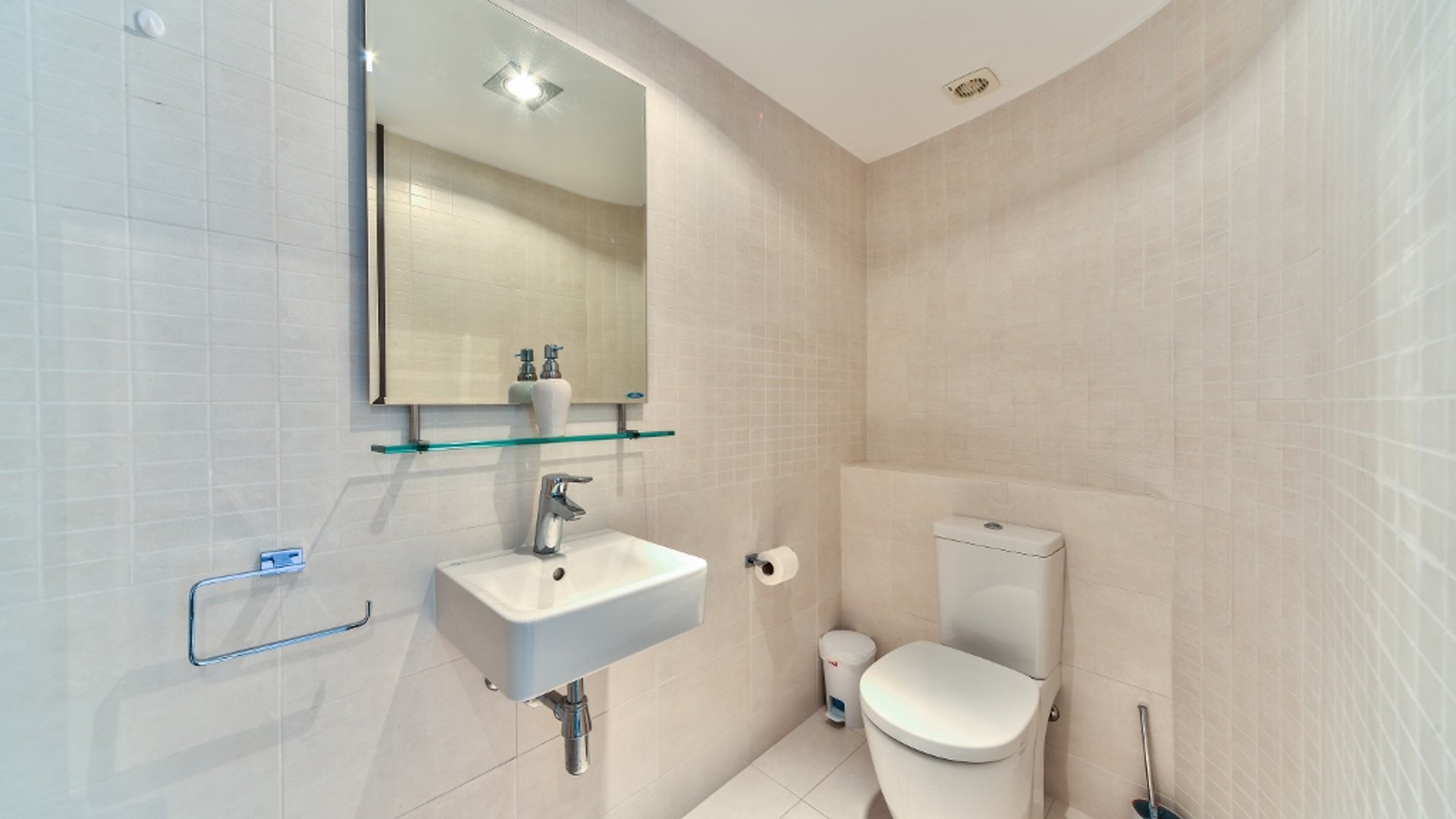 3 bedrooms Apartment in Limassol, Cyprus No. 28011