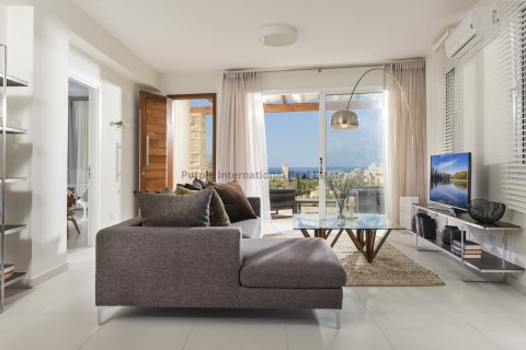 3 bedrooms Bungalow in Chloraka, Paphos, Cyprus No. 37594 2