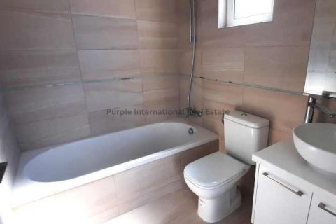 3 bedrooms Bungalow in Chloraka, Paphos, Cyprus No. 37594 7