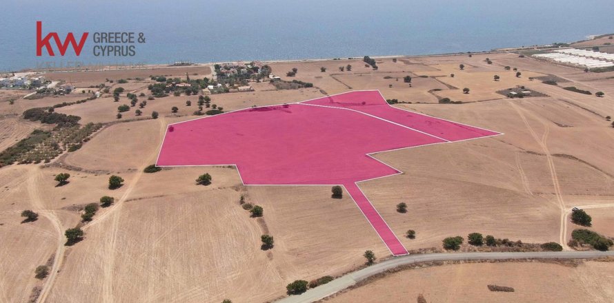 28438m2 Land in Agios Theodoros, Larnaka,  No. 40312