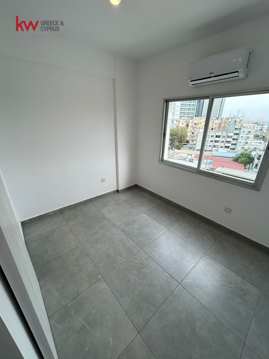 Квартира с 2 спальнями в Ларнака, Кипр № 40316