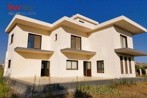 4 bedrooms Townhouse in Lympia, Nicosia,  No. 40313