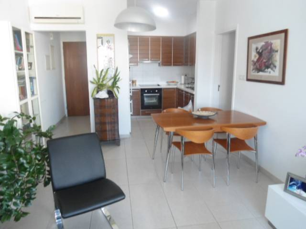 1490m2 Propriété commerciale à Limassol, Chypre No. 38413