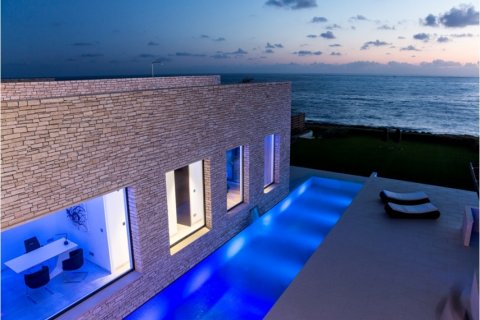 3 bedrooms Villa in Paphos,  No. 38416 9