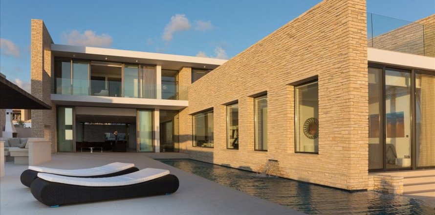 3 bedrooms Villa in Paphos,  No. 38416