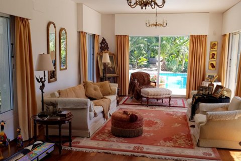 3 bedrooms Villa in Limassol,  No. 38417