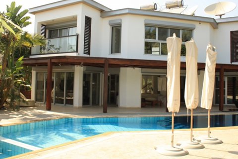 3 bedrooms Villa in Limassol, Cyprus No. 25608
