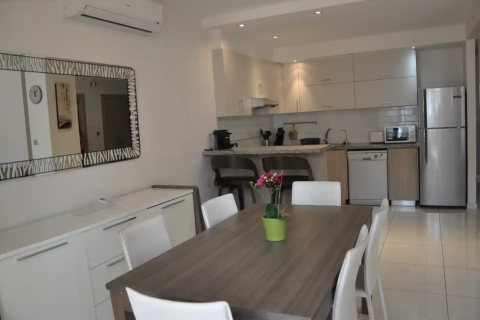 3 bedrooms Apartment in Limassol,  No. 48486 10