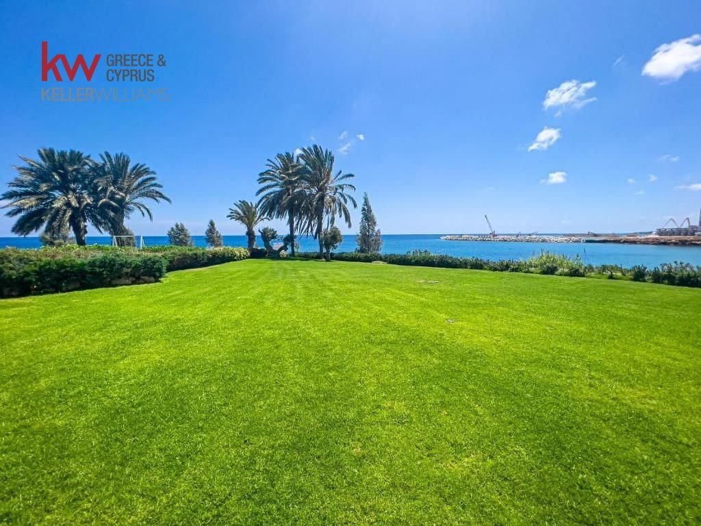 4 chambres Villa à Paralimni, Ammochostos, Chypre No. 40267