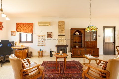 4 bedrooms Villa in Maroni, Larnaka,  No. 37872 5