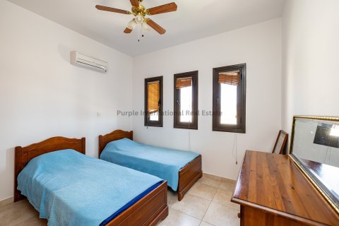 4 bedrooms Villa in Maroni, Larnaka,  No. 37872 10