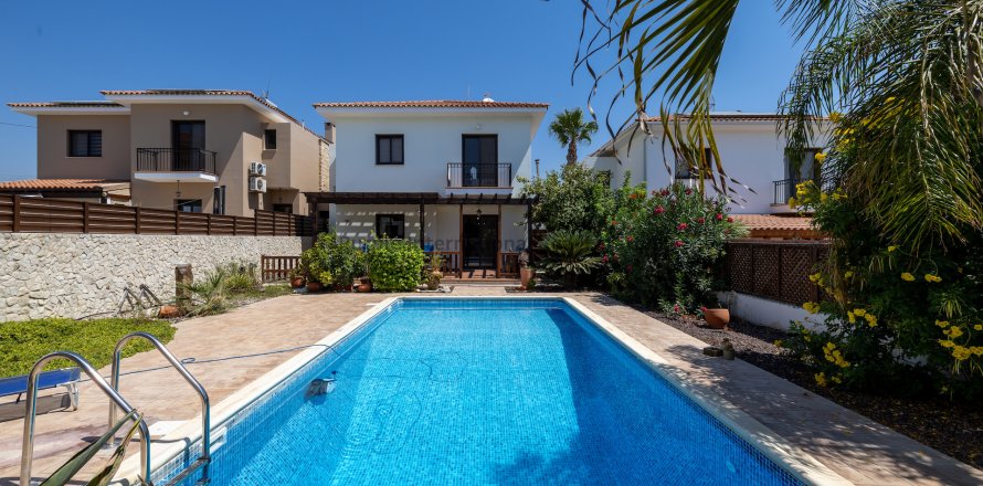 4 bedrooms Villa in Maroni, Larnaka,  No. 37872