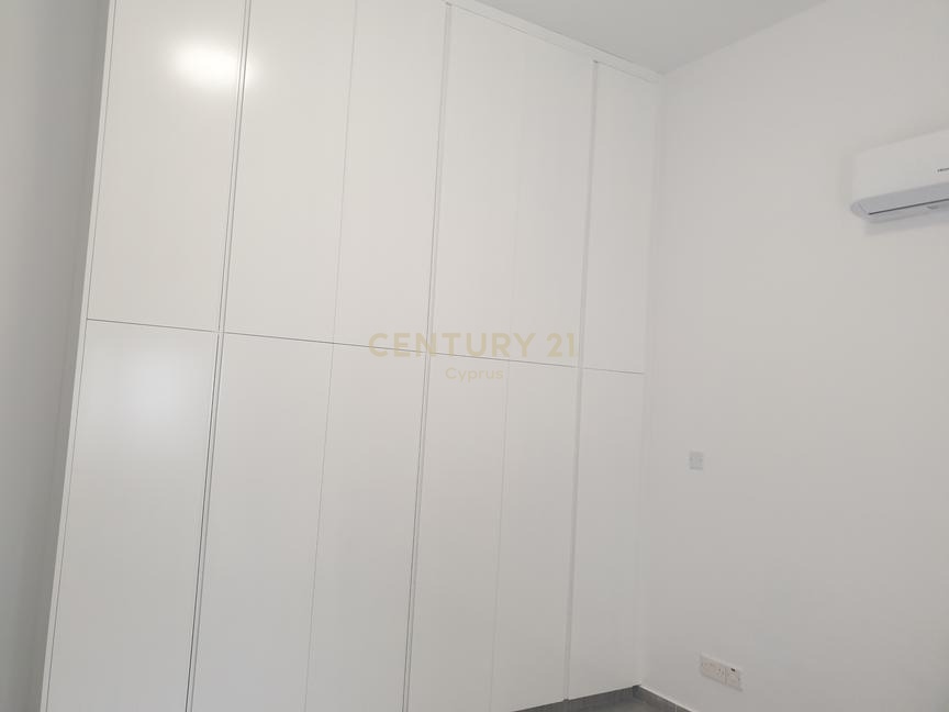 550m2 Building in Strovolos, Nicosia, Cyprus No. 53751