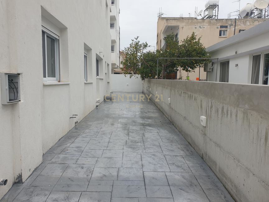 550m2 Building in Strovolos, Nicosia, Cyprus No. 53751